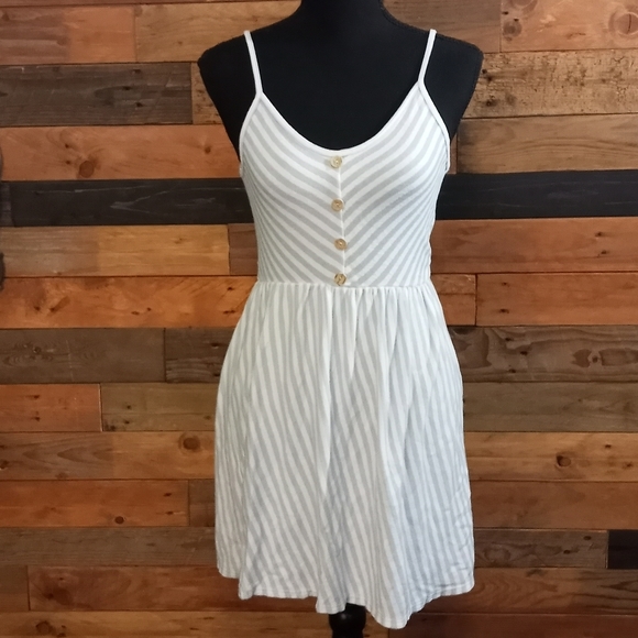 Caution To The Wind Dresses & Skirts - EUC Caution to the Wind striped dress - Medium